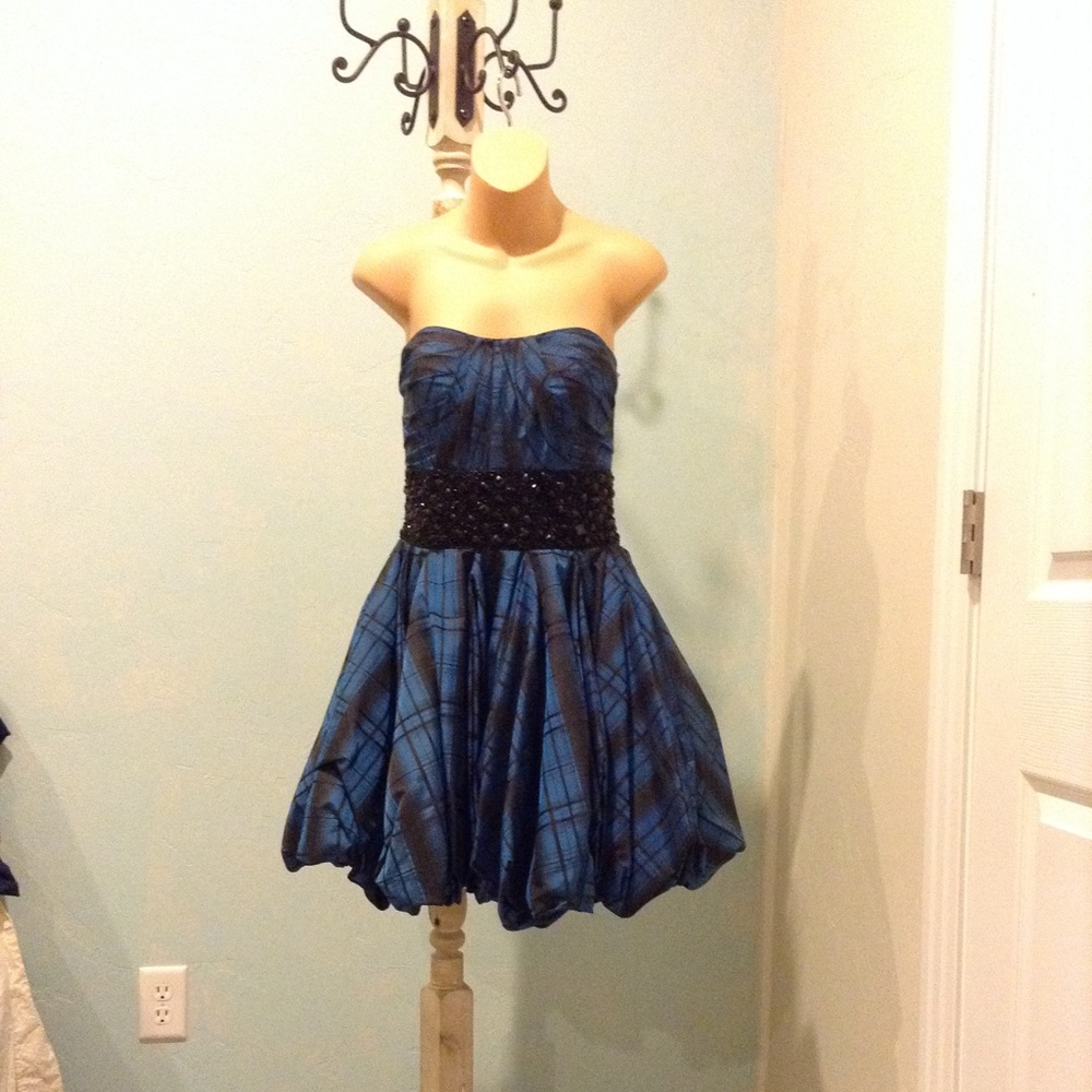 Strapless dress for any dance!!💃🏾